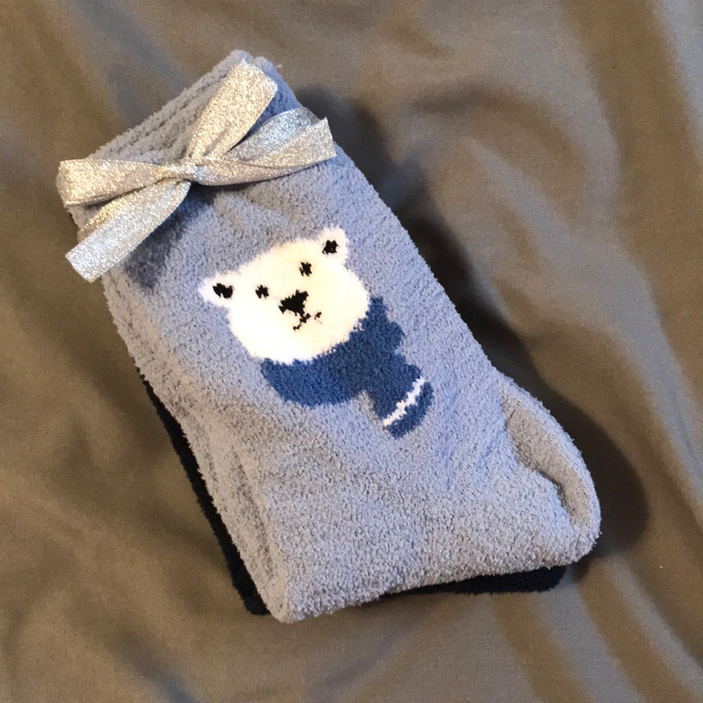 💃🏻 Two pairs of fuzzy crew socks from The Loft